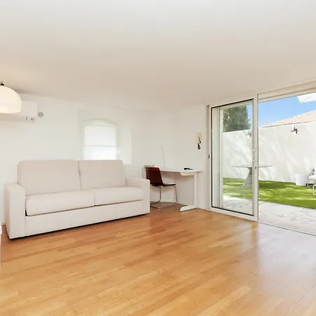 Immogroom - Luxury With Swimming Pool In Center Villa